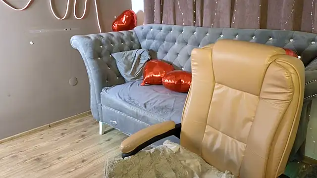 GloriNichols online show from 23, 3, 2025