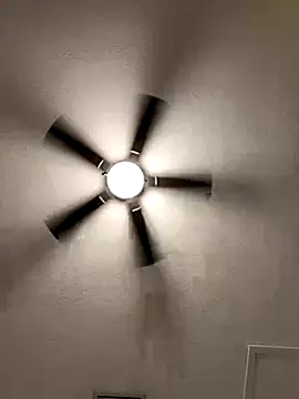 Snapshot of u091 chatting on 11, 11, 2025 u091 online show from 11, 11, 2025