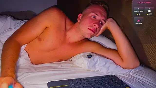 Snapshot of tommy_cumfinger chatting on 30, 10, 2025 tommy cumfinger online show from 30, 10, 2025