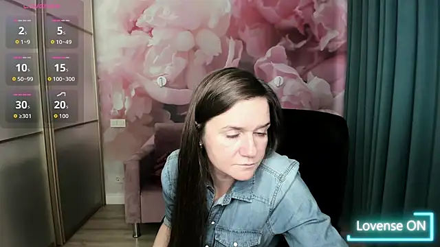 Snapshot of AriaGray chatting on 30, 10, 2025 AriaGray online show from 30, 10, 2025