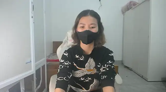 Snapshot of Susu204 chatting on 23, 12, 2024 Susu204 online show from 23, 12, 2024