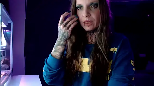 InesGold online show from 28, 1, 2025