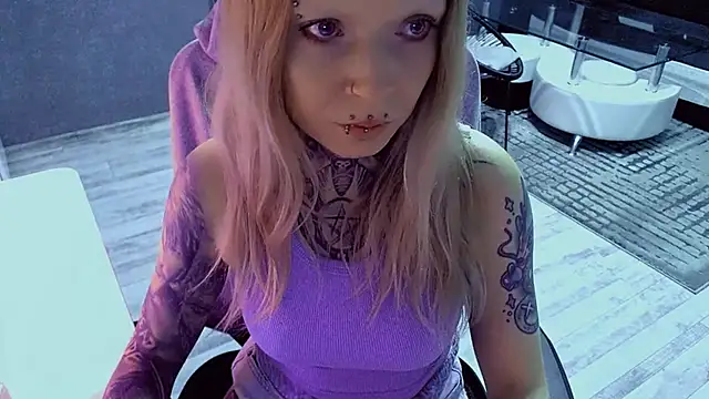 Snapshot of InesGold chatting on 18, 4, 2026 InesGold online show from 18, 4, 2026