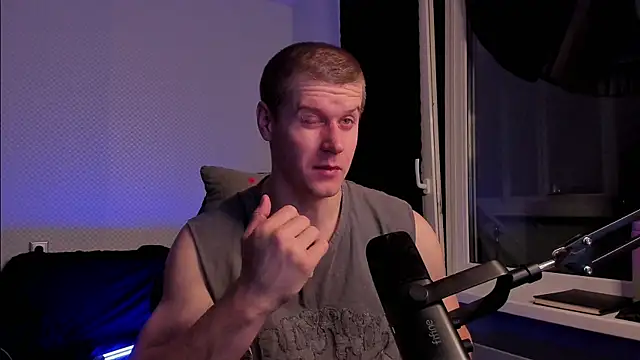 Snapshot of Bruno_Banani chatting on 30, 9, 2025 Bruno Banani online show from 30, 9, 2025