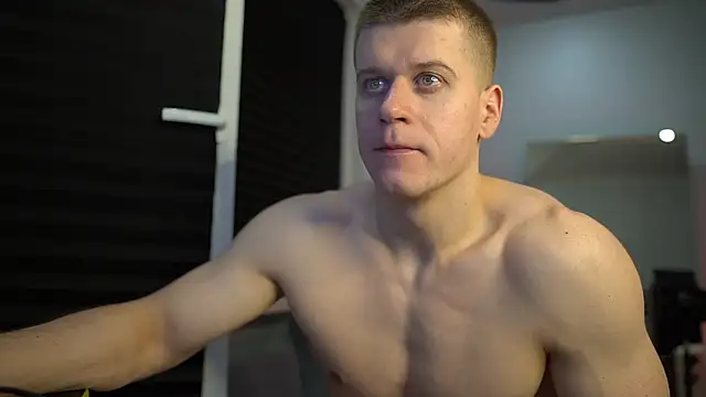 Snapshot of Bruno_Banani chatting on 9, 10, 2025 Bruno Banani online show from 9, 10, 2025