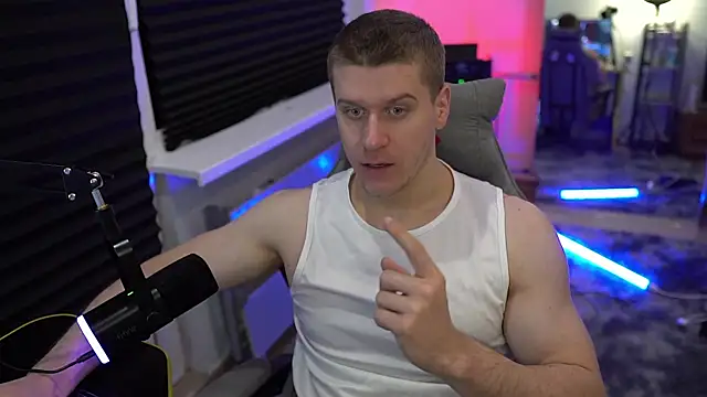 Snapshot of Bruno_Banani chatting on 20, 10, 2025 Bruno Banani online show from 20, 10, 2025