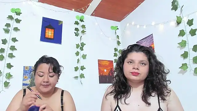 Snapshot of Karol_IsabelCouple chatting on 28, 12, 2024 Karol IsabelCouple online show from 28, 12, 2024