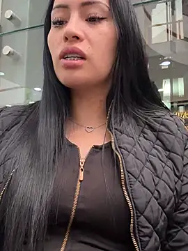 Snapshot of Sara_luna_ chatting on 6, 1, 2025 Sara luna  online show from 6, 1, 2025