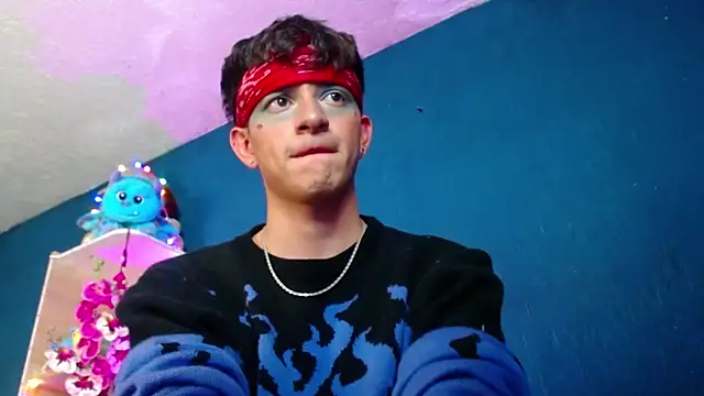 Snapshot of GabyThoms chatting on 11, 12, 2024 GabyThoms online show from 11, 12, 2024