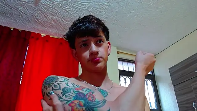 Snapshot of GabyThoms chatting on 4, 1, 2025 GabyThoms online show from 4, 1, 2025