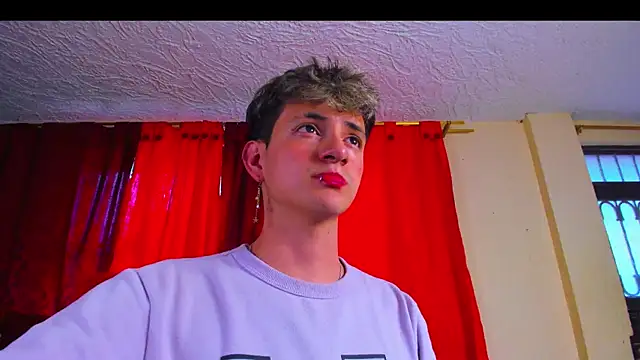 Snapshot of GabyThoms chatting on 31, 1, 2025 GabyThoms online show from 31, 1, 2025