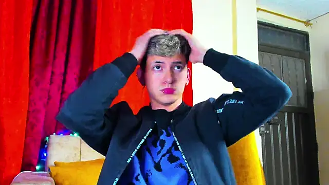 Snapshot of GabyThoms chatting on 5, 2, 2025 GabyThoms online show from 5, 2, 2025