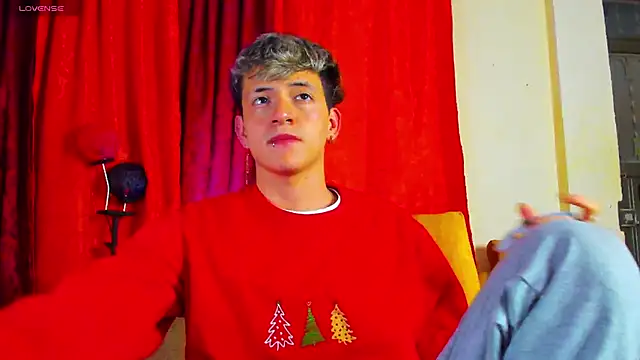 Snapshot of GabyThoms chatting on 7, 2, 2025 GabyThoms online show from 7, 2, 2025