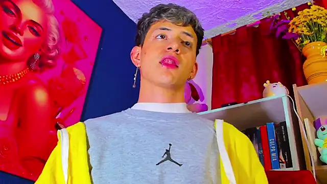 Snapshot of GabyThoms chatting on 6, 3, 2025 GabyThoms online show from 6, 3, 2025