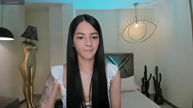 HannahJamesX online show from 5, 12, 2024