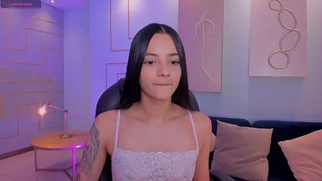 HannahJamesX online show from 5, 2, 2025