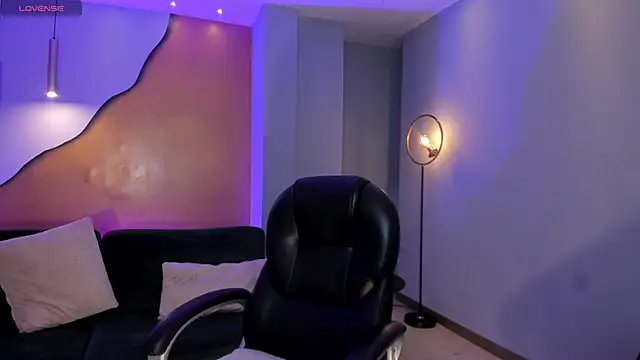 HannahJamesX online show from 20, 2, 2025