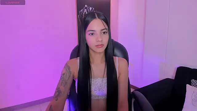 HannahJamesX online show from 2, 3, 2025