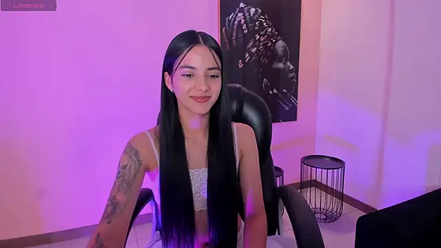 HannahJamesX online show from 2, 3, 2025