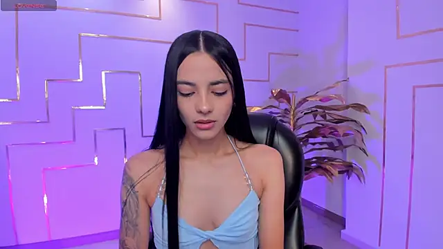 HannahJamesX online show from 9, 9, 2025