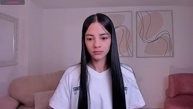 HannahJamesX online show from 5, 10, 2025