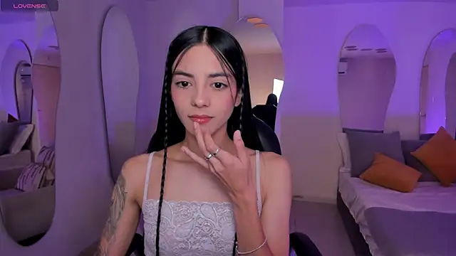 HannahJamesX online show from 1, 11, 2025