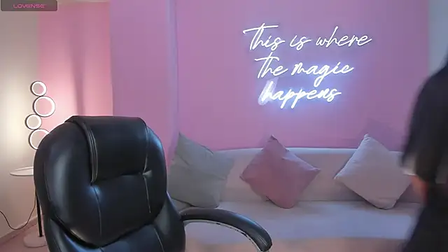 HannahJamesX online show from 28, 3, 2026