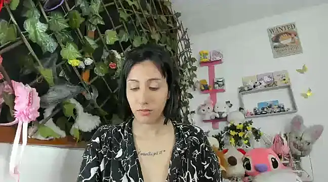 LunaDeCristall online show from 2, 2, 2025