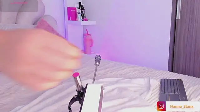 Hanna Stanx online show from 18, 10, 2025