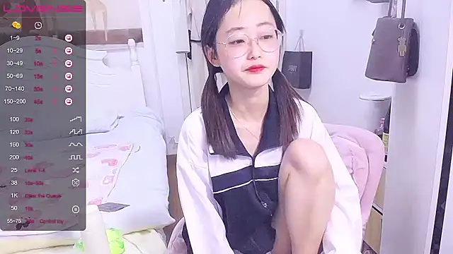 Snapshot of Destin_ chatting on 4, 3, 2025 Destin online show from 4, 3, 2025