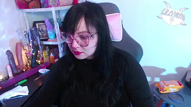 LiloMoon69 online show from 18, 12, 2024
