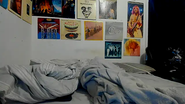 cloudyystar666 online show from 5, 12, 2025