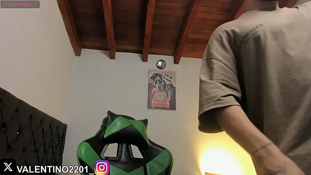 Valentino Xander online show from 10, 11, 2025