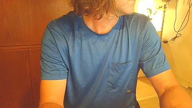 costanza7070 online show from 4, 4, 2026