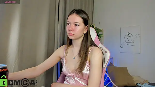 Nicole Charm online show from 20, 10, 2025