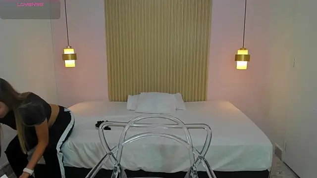 AliceRoss0 online show from 24, 6, 2026
