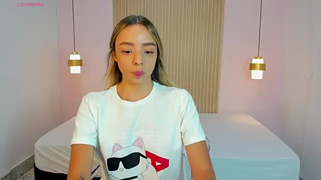 AliceRoss0 online show from 26, 6, 2026