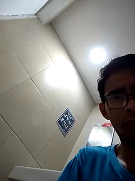 Snapshot of VL25DN26 chatting on 3, 3, 2026 VL25DN26 online show from 3, 3, 2026