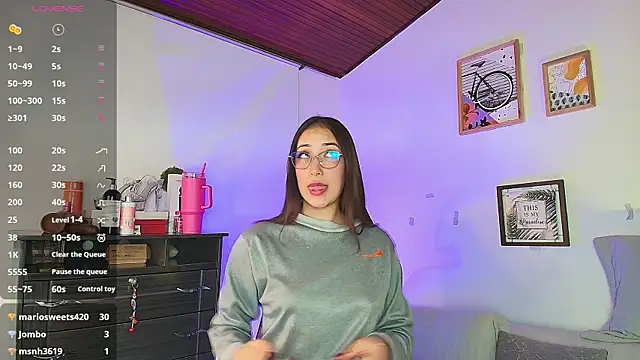 Cassie fletcher  online show from 31, 10, 2025