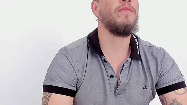 Snapshot of Beard_xox chatting on 23, 10, 2025 Beard xox online show from 23, 10, 2025