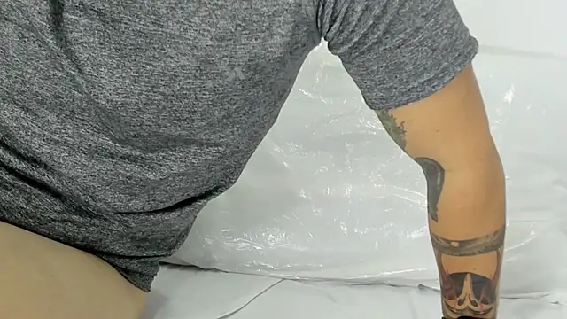 Snapshot of Beard_xox chatting on 29, 10, 2025 Beard xox online show from 29, 10, 2025