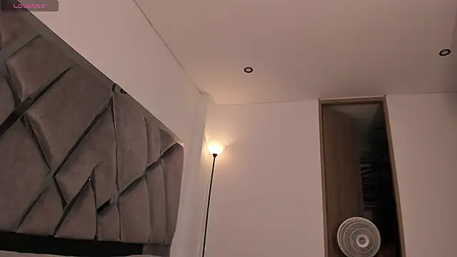 samaay07  online show from 12, 4, 2026