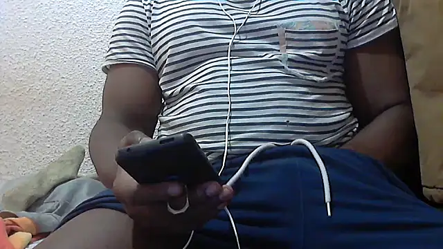 Snapshot of mmoiblack chatting on 23, 10, 2025 mmoiblack online show from 23, 10, 2025