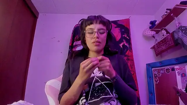 Lucyfx666 online show from 18, 6, 2026
