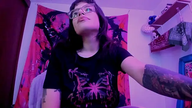 Lucyfx666 online show from 4, 7, 2026