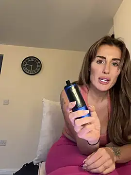 UKSYDNEYFOX online show from 6, 3, 2025