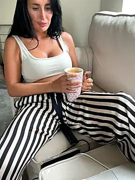 UKSYDNEYFOX online show from 27, 9, 2025