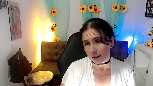 victoria jones online show from 4, 3, 2025