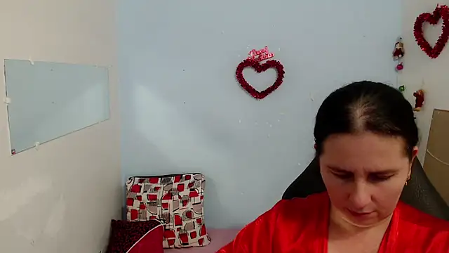 Snapshot of victoria_jones chatting on 3, 12, 2025 victoria jones online show from 3, 12, 2025