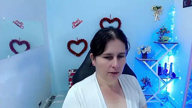 Snapshot of victoria_jones chatting on 7, 1, 2026 victoria jones online show from 7, 1, 2026